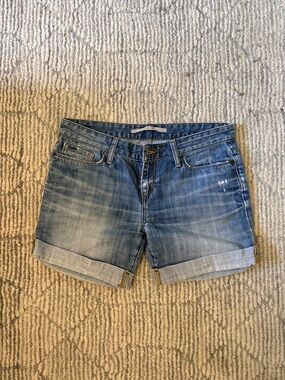 Women’s Blue Denim Roll-Cuff Shorts
